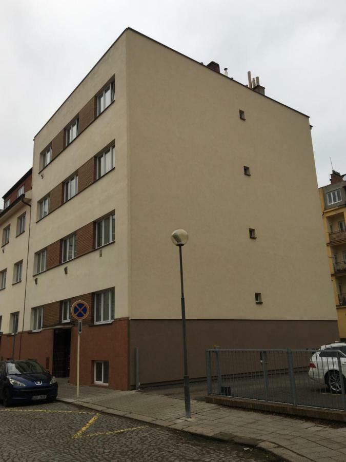 Ap10 - Apartments 4U Brezinova "Overnight Simply" Hradec Králové Exterior foto